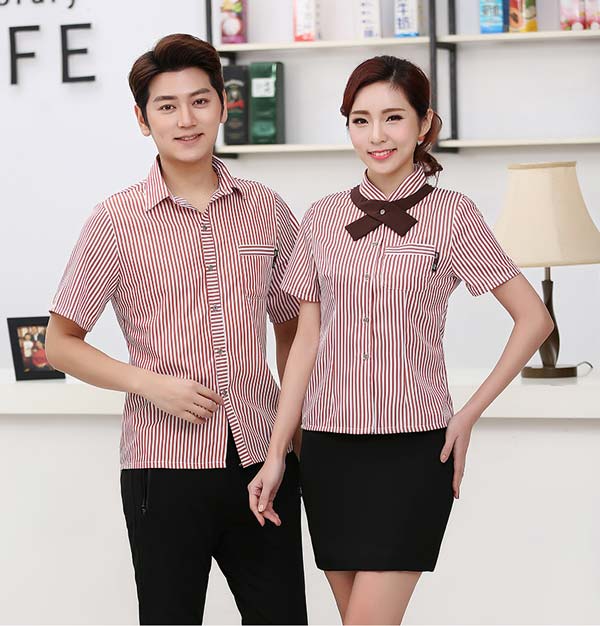 咖啡色服務員工作服定做款式模特展示圖二